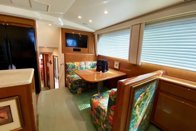 Triton Yacht Photos Pics Unique Dinette