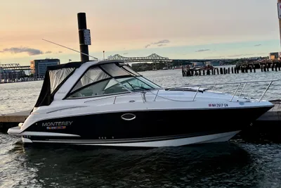 Monterey 295 Sport Yacht