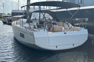 2022 Bavaria C38