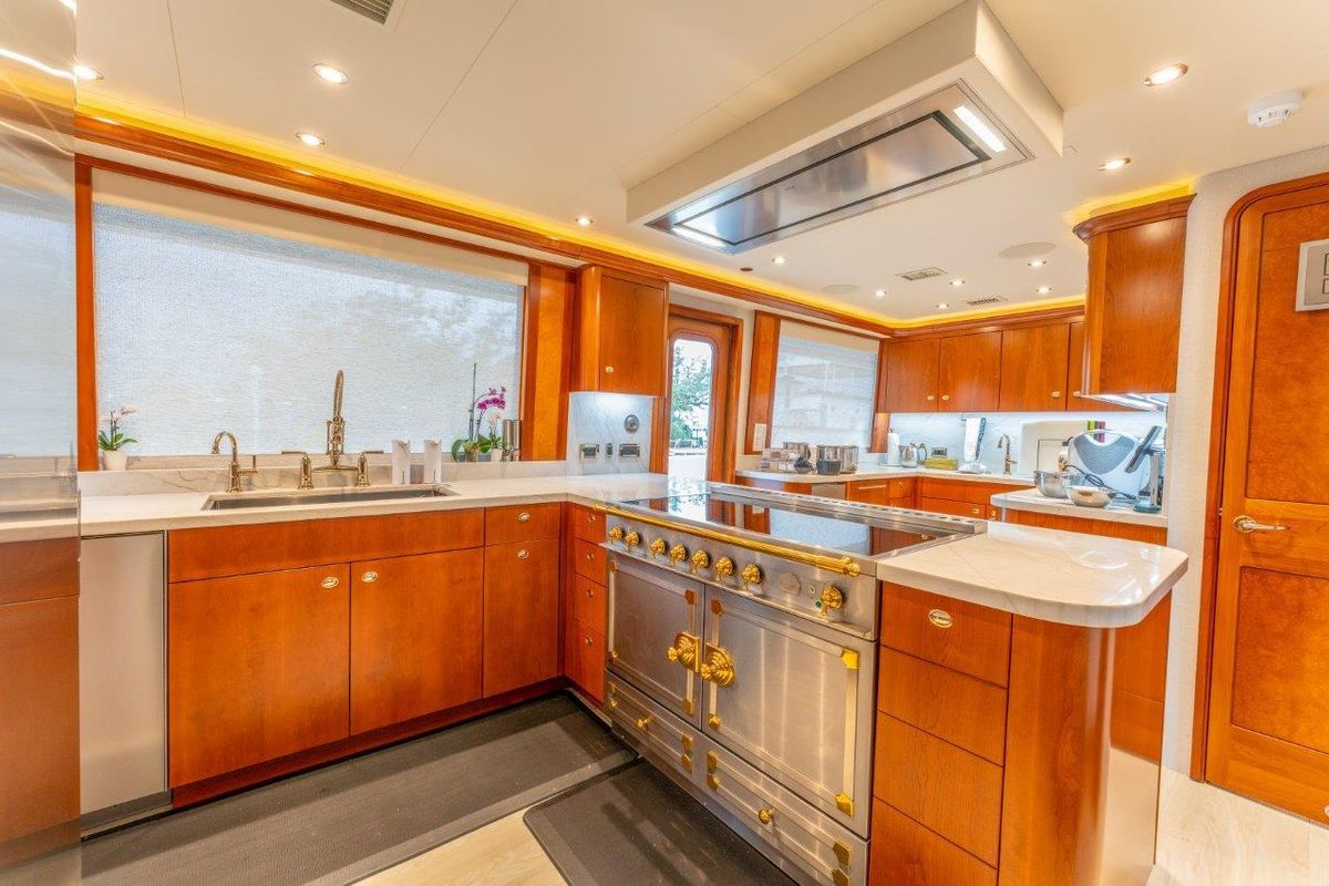 2006 Westport 130 