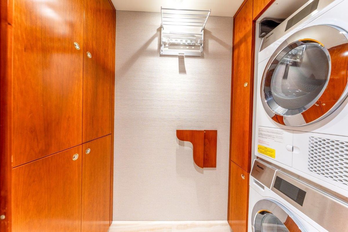 2006 Westport 130 