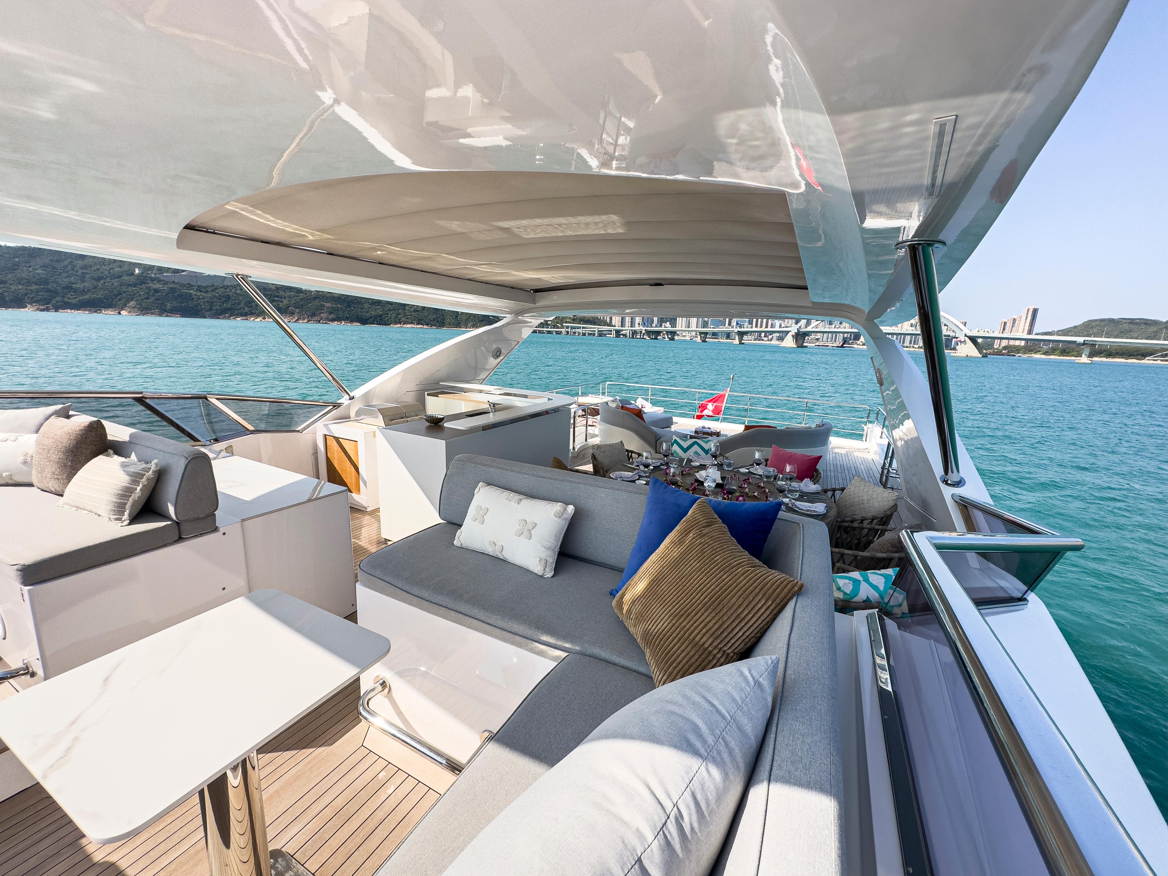2014 Motor Yachts Azimut for sale - YachtWorld