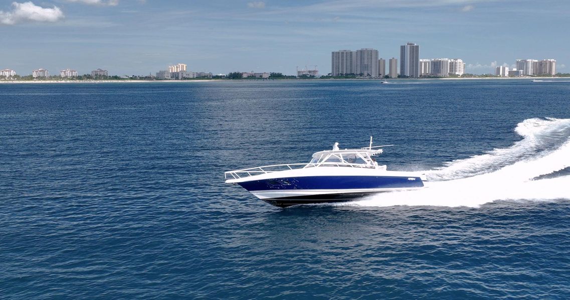 2014 Intrepid 390 Sport Yacht