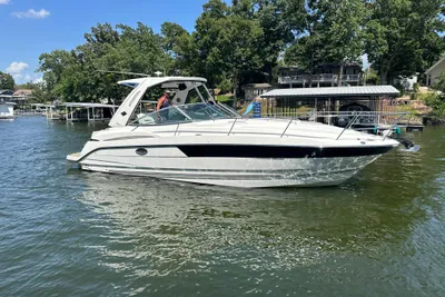 Monterey 355 Sport Yacht