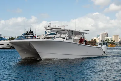 Front Runner 43 Catamaran