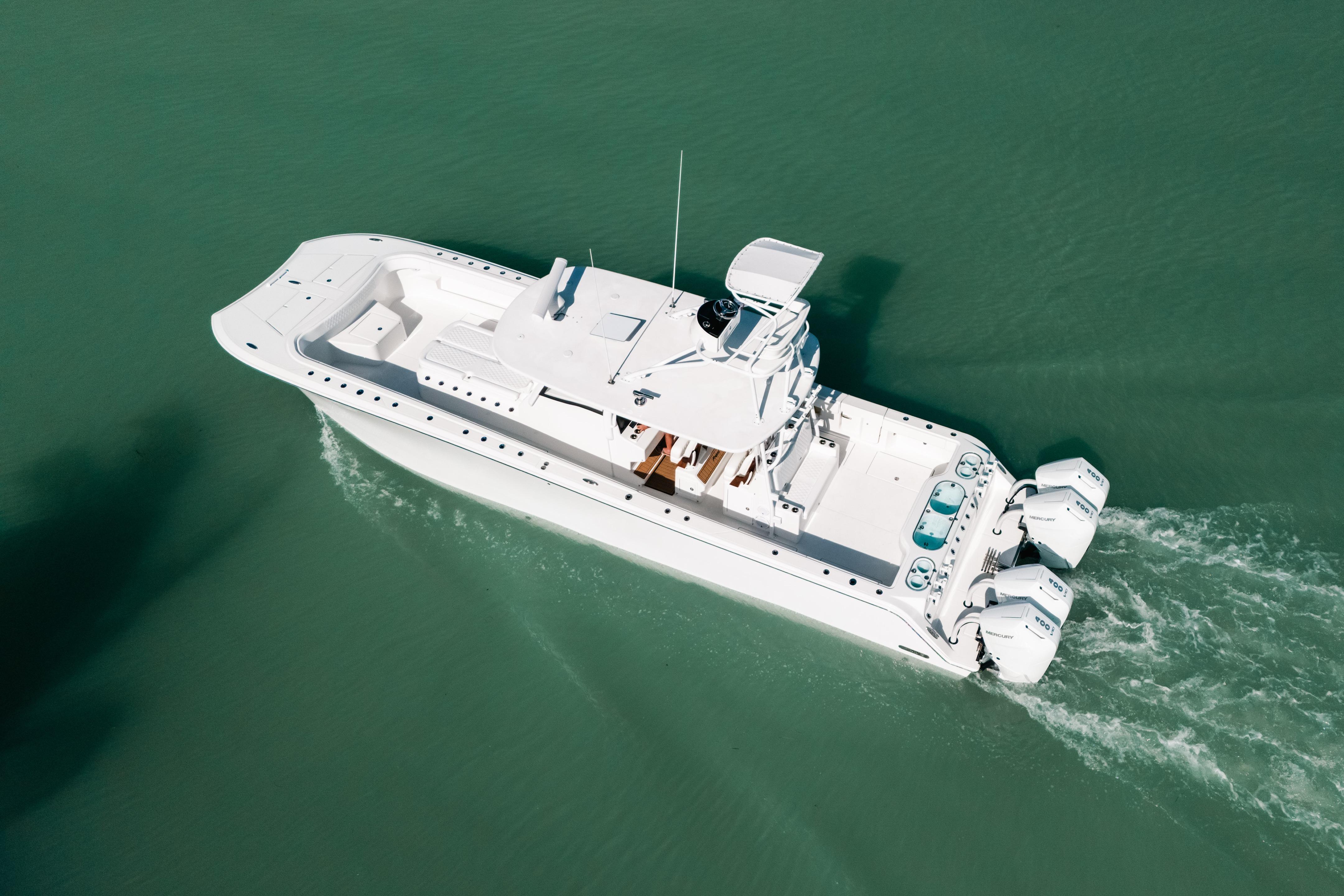 Front Runner 43 Catamaran