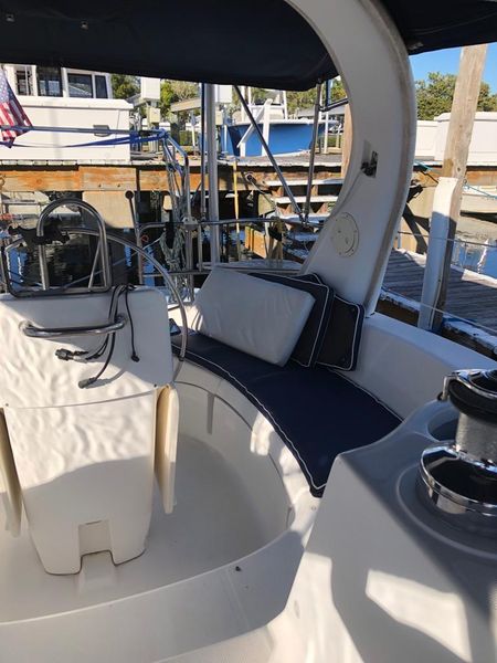 1999 Hunter 380