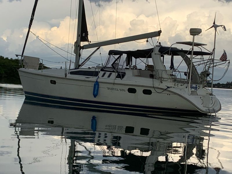 1999 Hunter 380