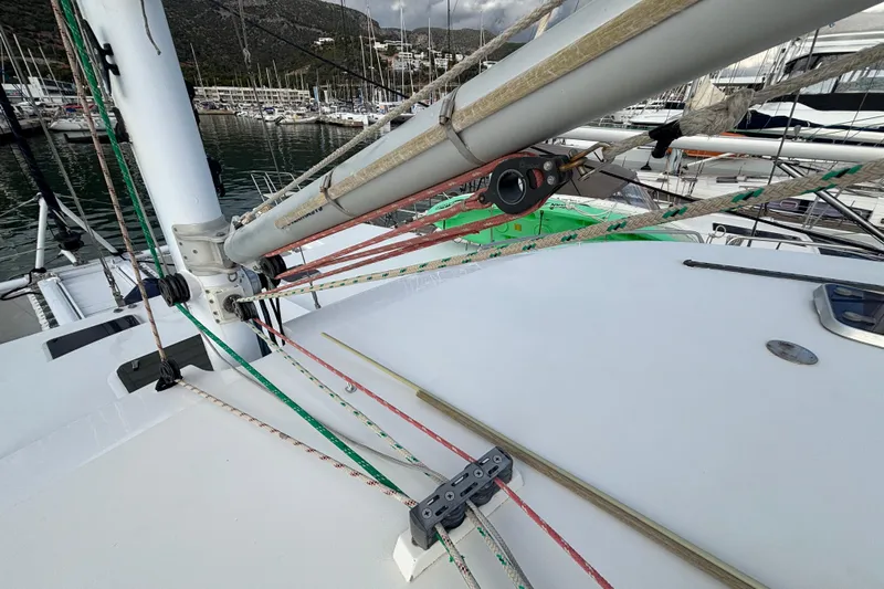  Yacht Photos Pics Sailing yacht Kelsall 58 KSS, 2009 model, with rigging and mast details in marina.