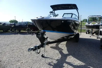 Yamaha Boats 252SD