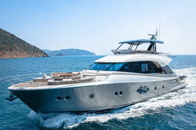 Monte Carlo Yachts 70