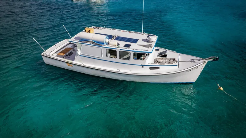 Foxy Lady Yacht Photos Pics 