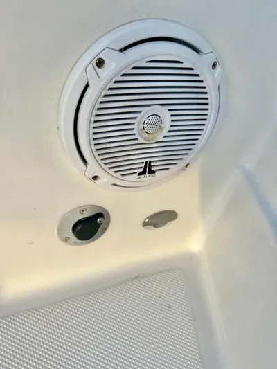  Yacht Photos Pics 2009 Meridian 391 Sedan boat speaker and control panel detail.