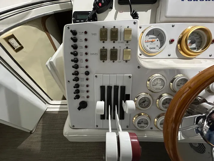 Zip It Yacht Photos Pics 