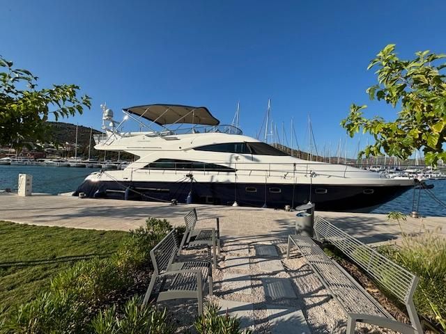 2010 Fairline 67 