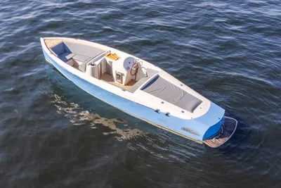 2011 Custom Tender sloep 320pk 24V diesel