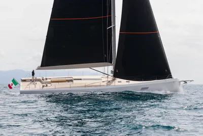 Maxi Dolphin 75