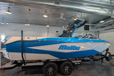 Malibu Wakesetter 25 LSV