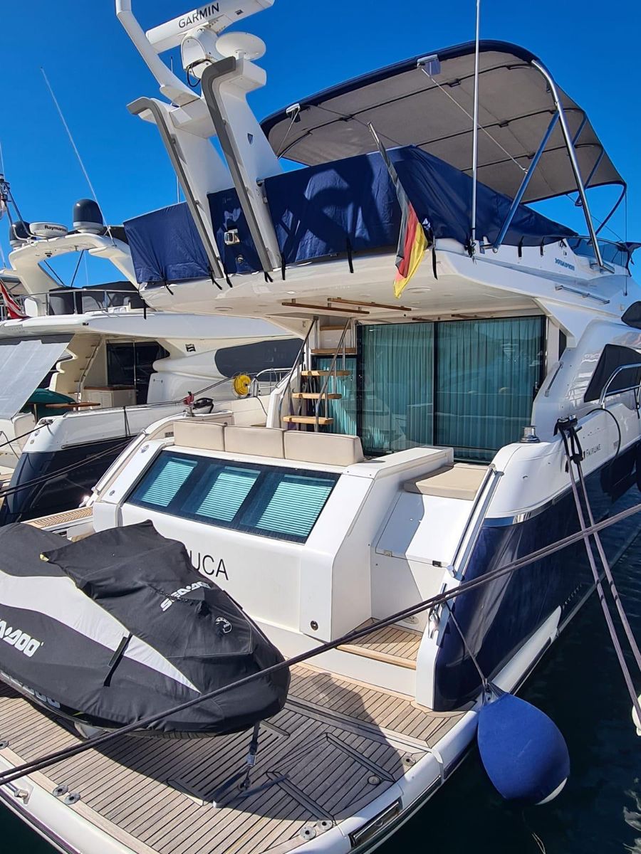 2010 Fairline 67 