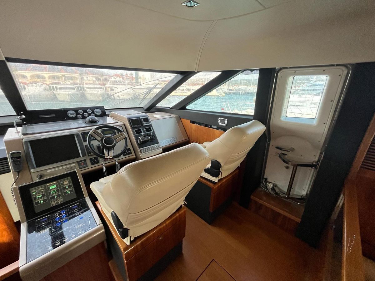 2010 Fairline 67 