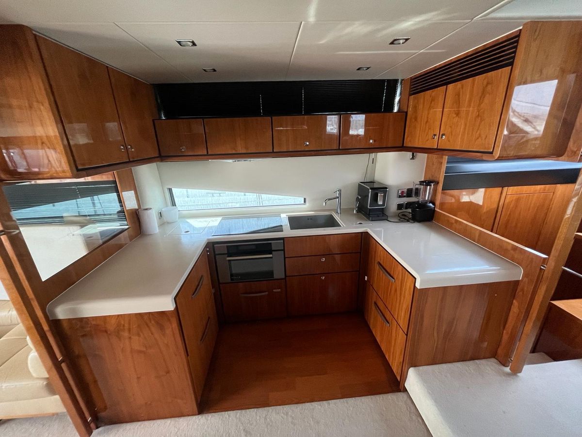 2010 Fairline 67 