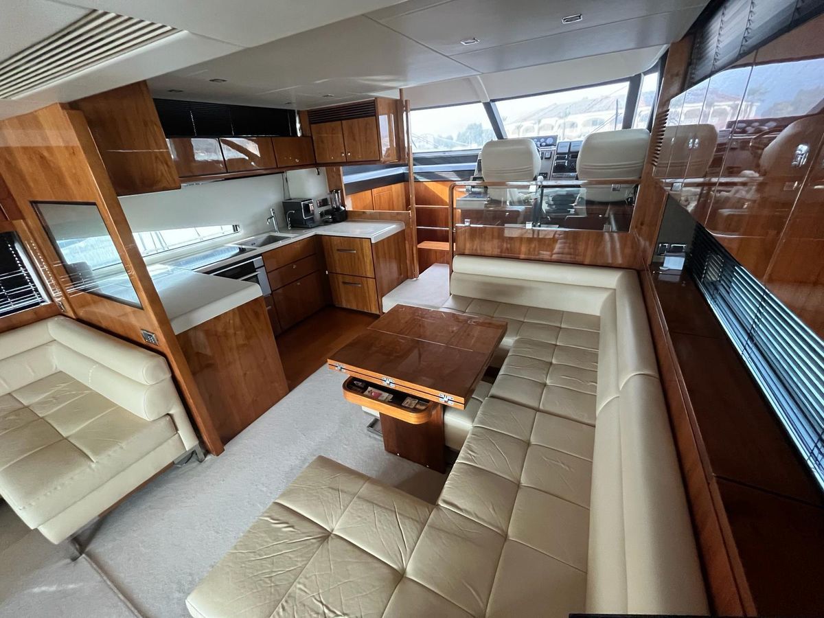 2010 Fairline 67 