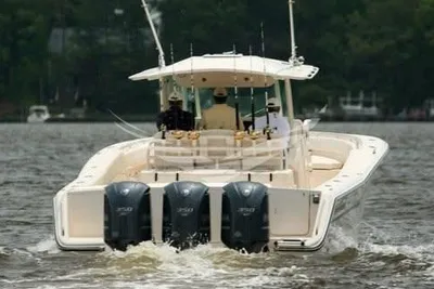 2010 Grady-White Canyon 366