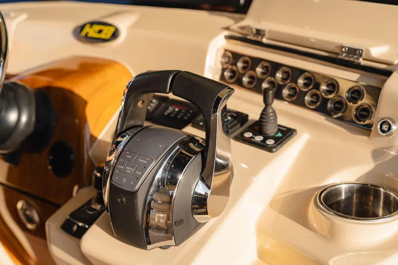  Yacht Photos Pics Control panel of 2022 HCB 53 Sue&ntilde;os boat with throttle and switches.