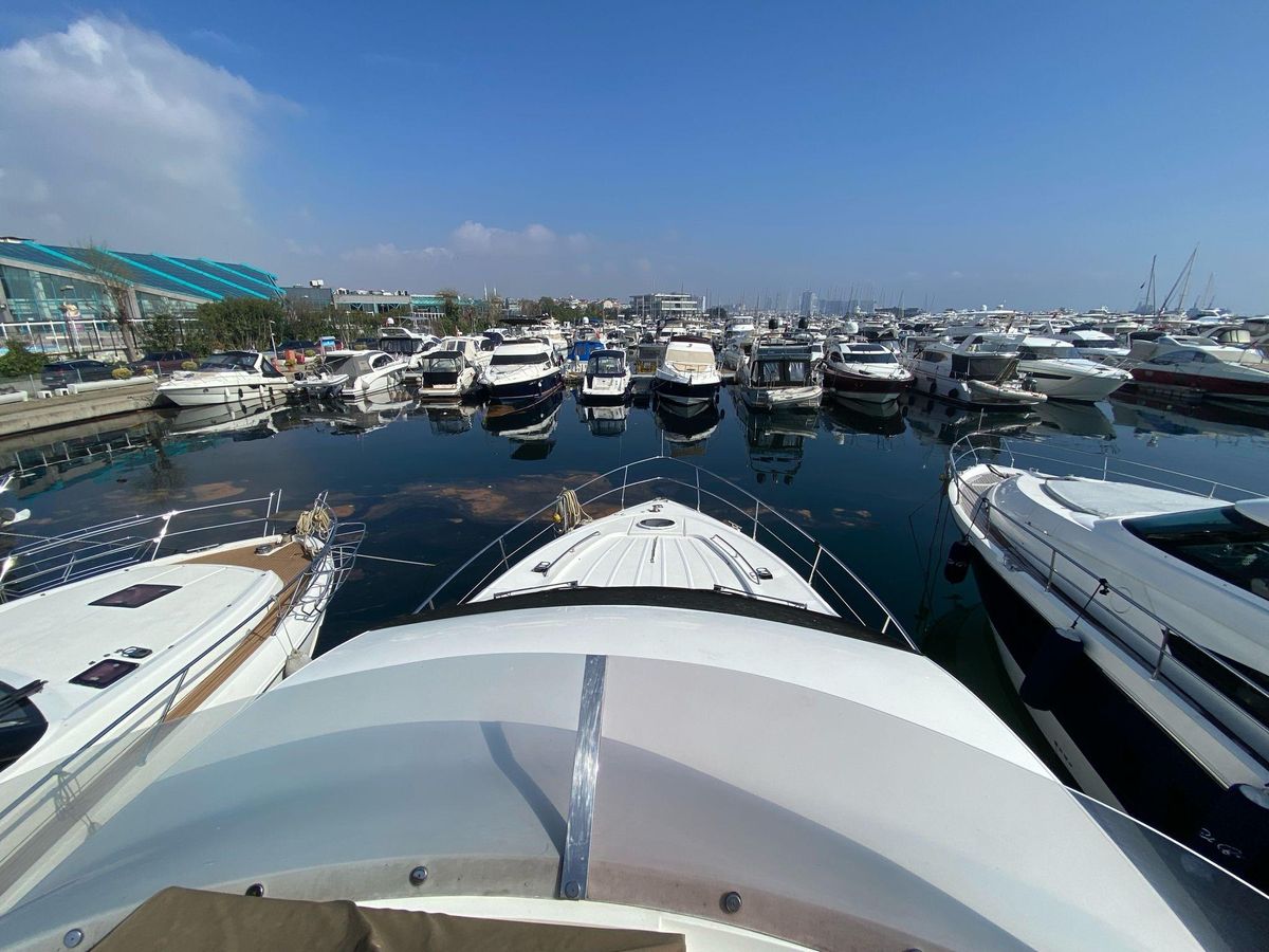 2011 Fairline 48 