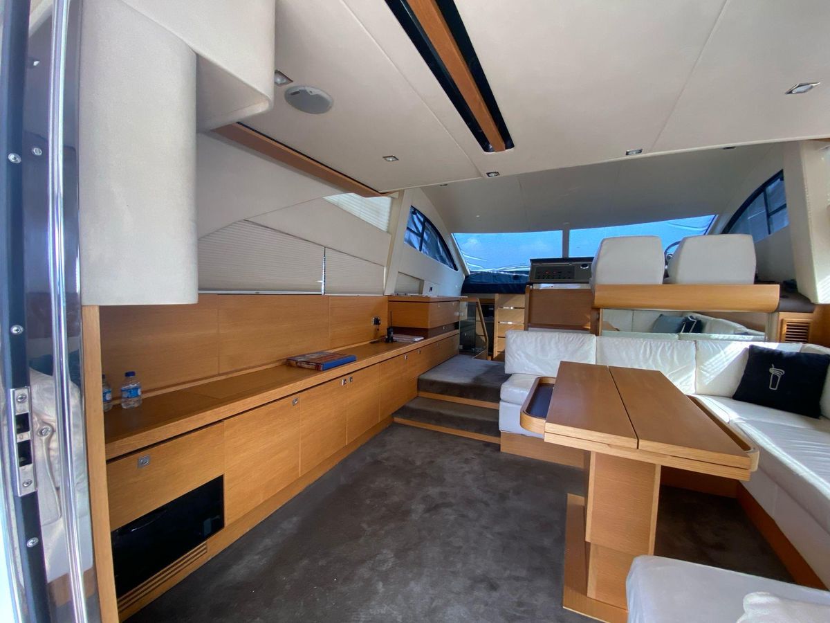2011 Fairline 48 