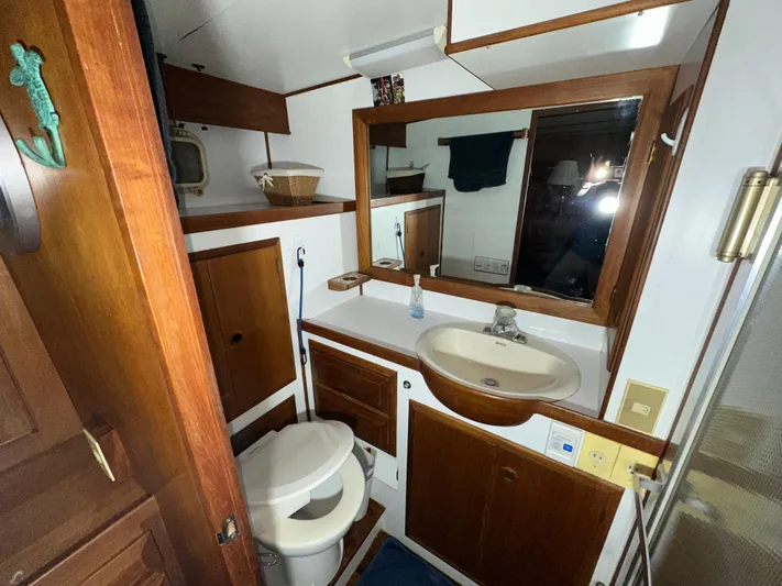 Harborview Yacht Photos Pics 