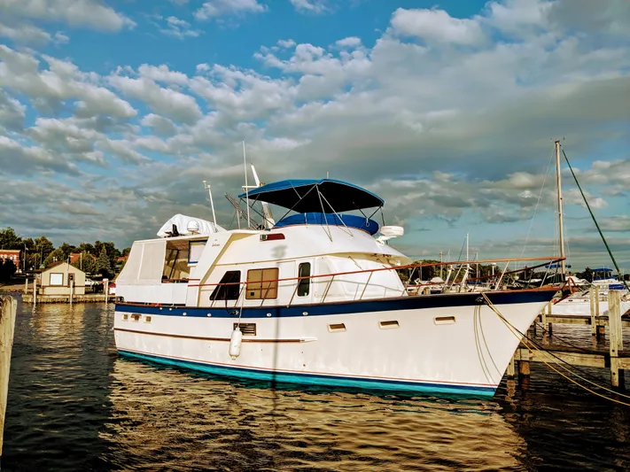 Harborview Yacht Photos Pics 