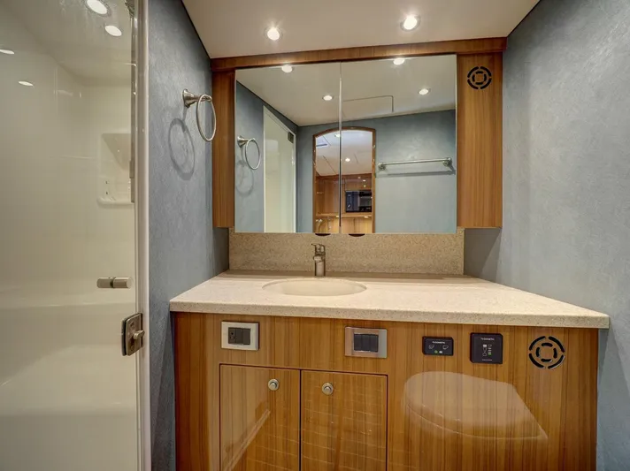 Leveled Up II Yacht Photos Pics 