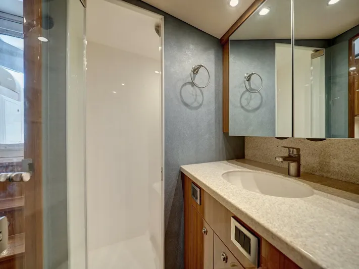 Leveled Up II Yacht Photos Pics 