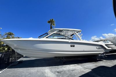 Boston Whaler 320 Vantage