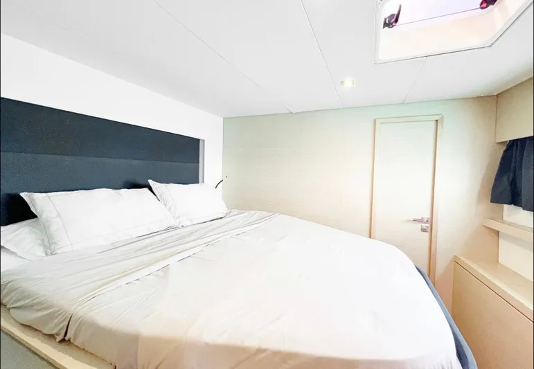  Yacht Photos Pics Interior of 2018 Fountaine Pajot Saona 47 with comfortable bed.