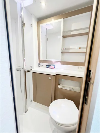  Yacht Photos Pics Modern bathroom on Fountaine Pajot Saona 47, year 2018.