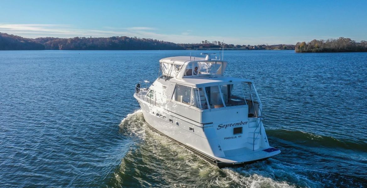 1997 Hatteras 50 Sport Deck Motor Yacht