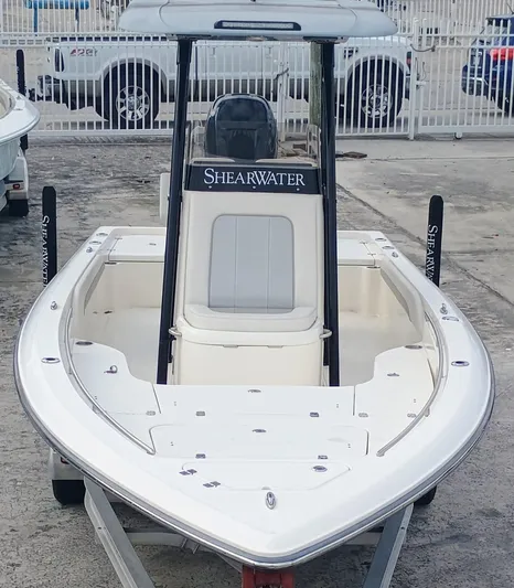 250-704 Yacht Photos Pics 