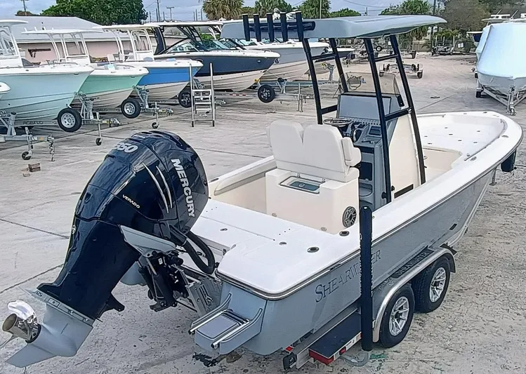 250-704 Yacht Photos Pics 