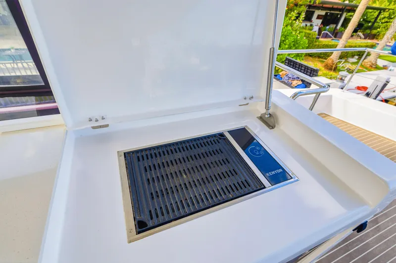 Better Now Yacht Photos Pics Built-in grill on 2023 Leopard 46 Powercat yacht deck.