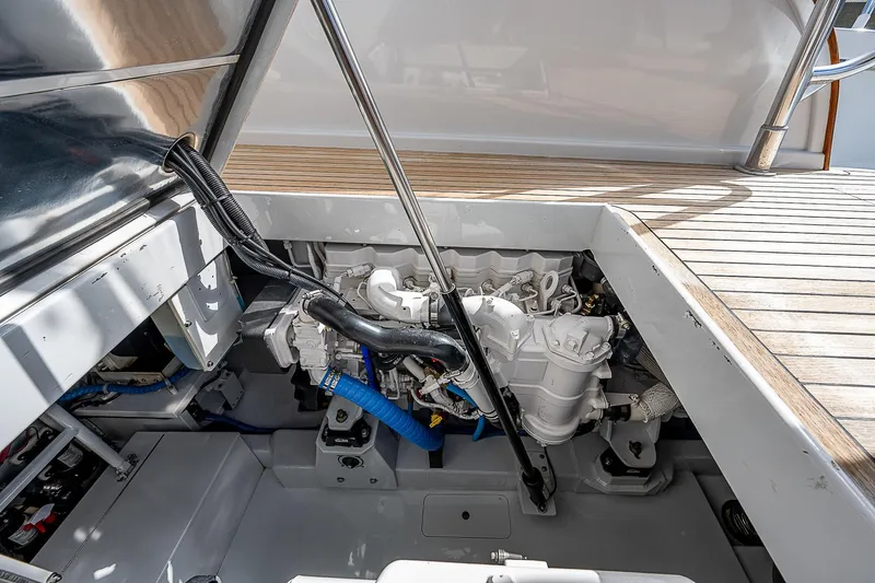 Kingfisher Yacht Photos Pics 