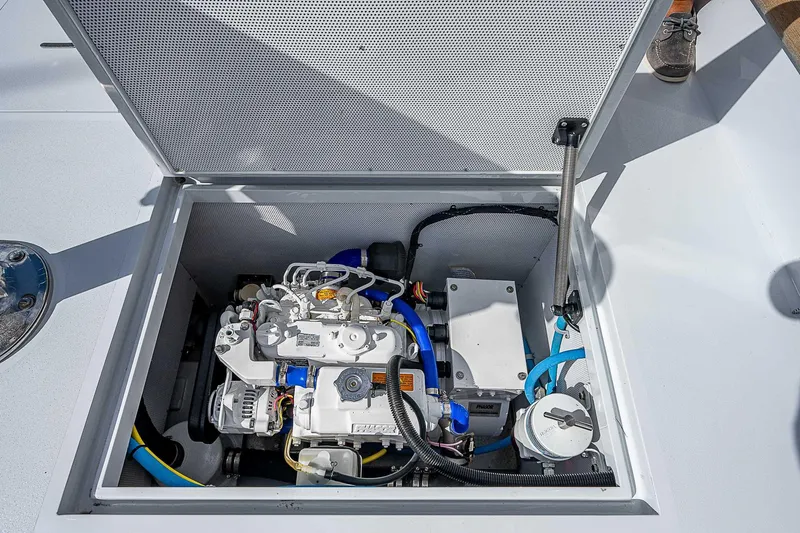 Kingfisher Yacht Photos Pics 