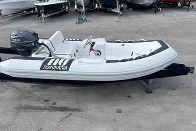 Novurania DL 335