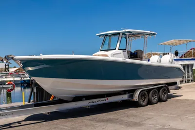 Edgewater 325CC