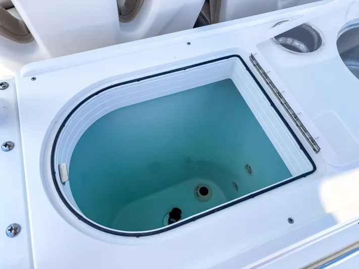  Yacht Photos Pics Livewell on 2025 Edgewater 325CC boat, featuring a clean, modern design.