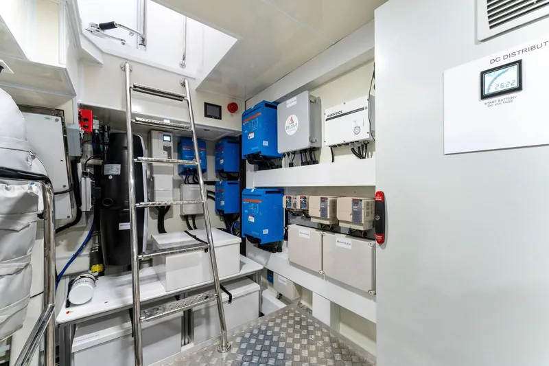 95 Pearl Yacht Photos Pics 