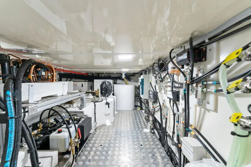 95 Pearl Yacht Photos Pics 