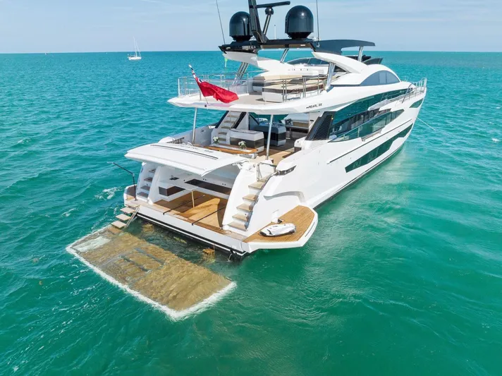 95 Pearl Yacht Photos Pics 