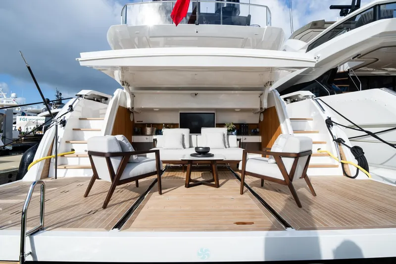 95 Pearl Yacht Photos Pics 